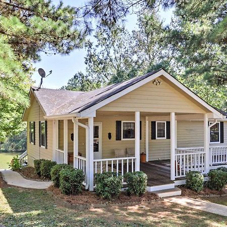 Lakefront Cottage With Private Hot Tub! Buckhead Екстер'єр фото